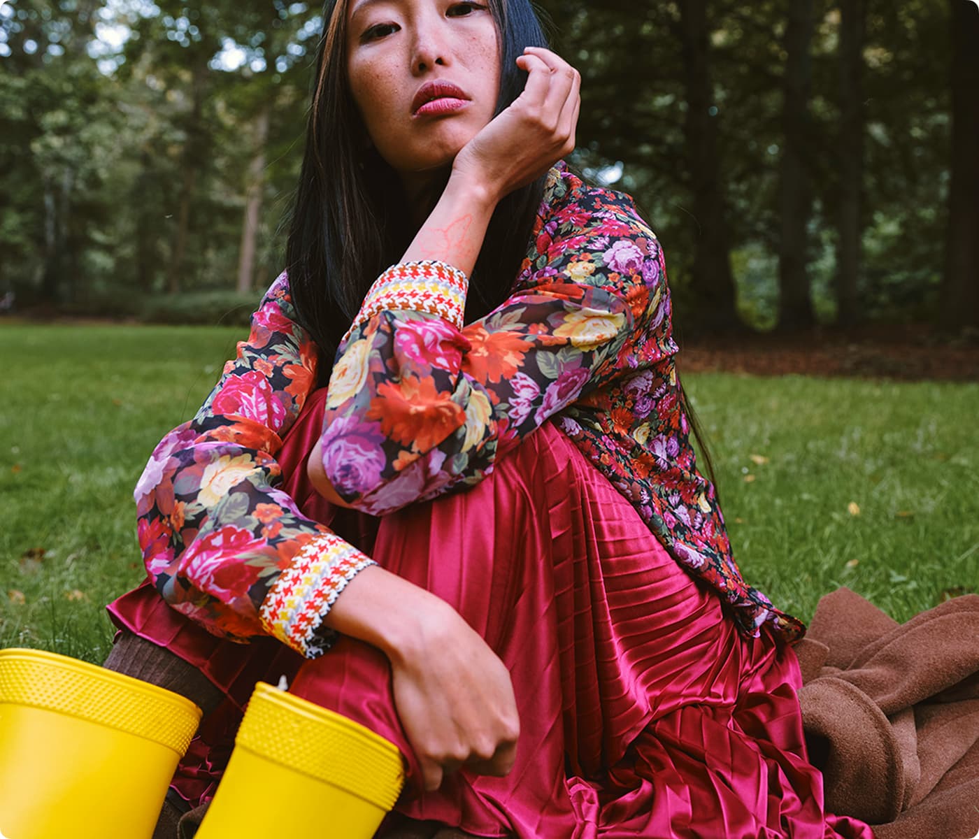 Boho fashion collection - Model wearing a floral dress with yellow boots